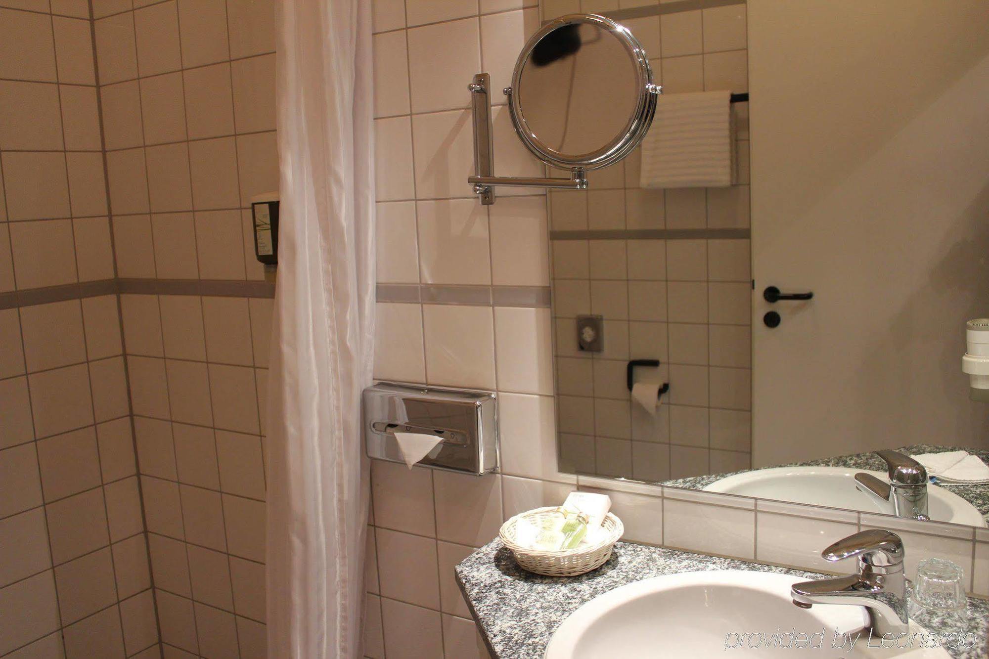 Astralis Hotel Domizil Walldorf  Buitenkant foto